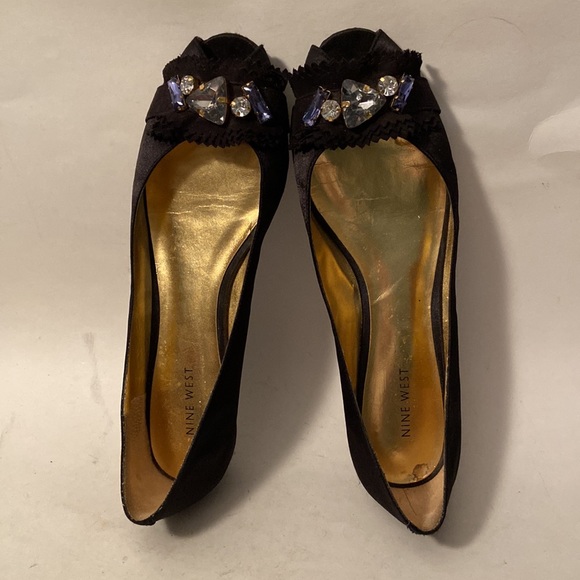 Nine West Open Toe Jeweled Black Satin Fabric Flats sz 9 M - Picture 2 of 8